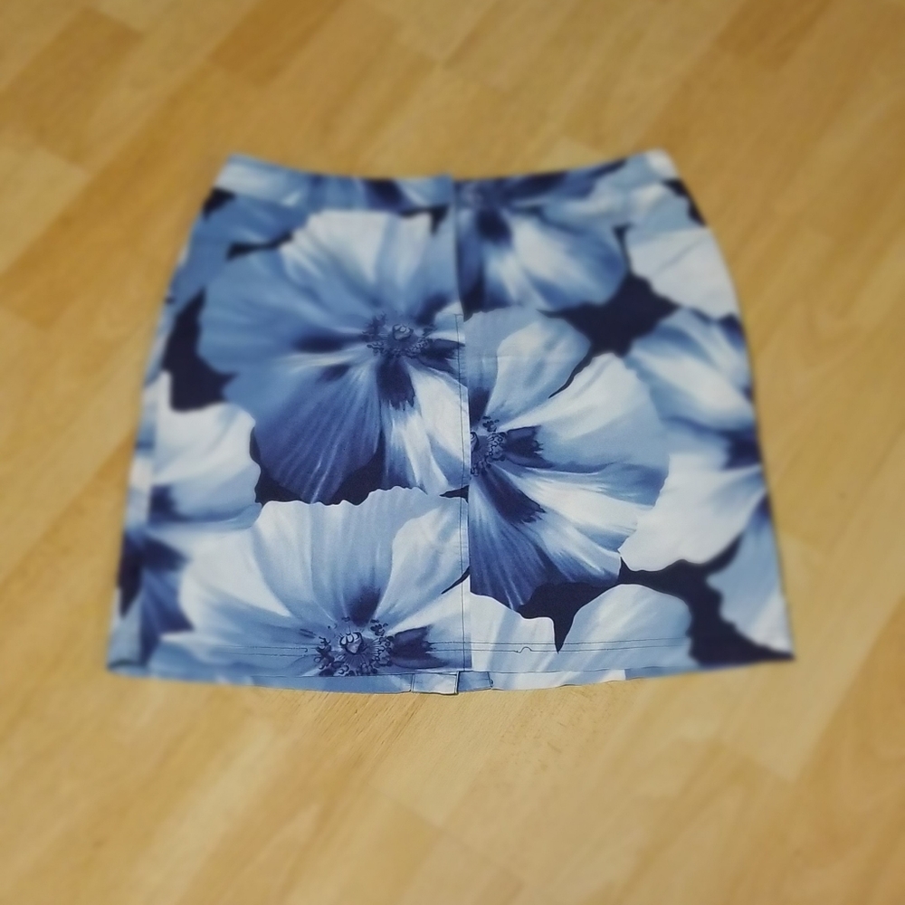 Flattering Trendy Floral Skirt